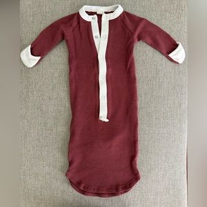 Set of 2 Goumi baby night gowns.